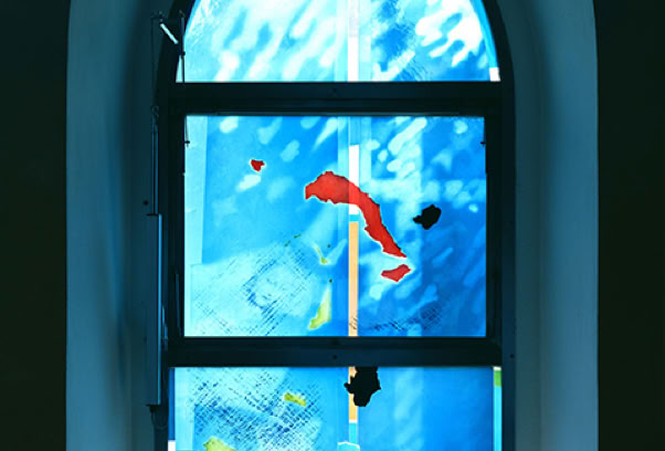 Kath. Kirche St. Maria Magdalena, Winterberg-Elkeringhausen. Fenstergestaltung Schiff.